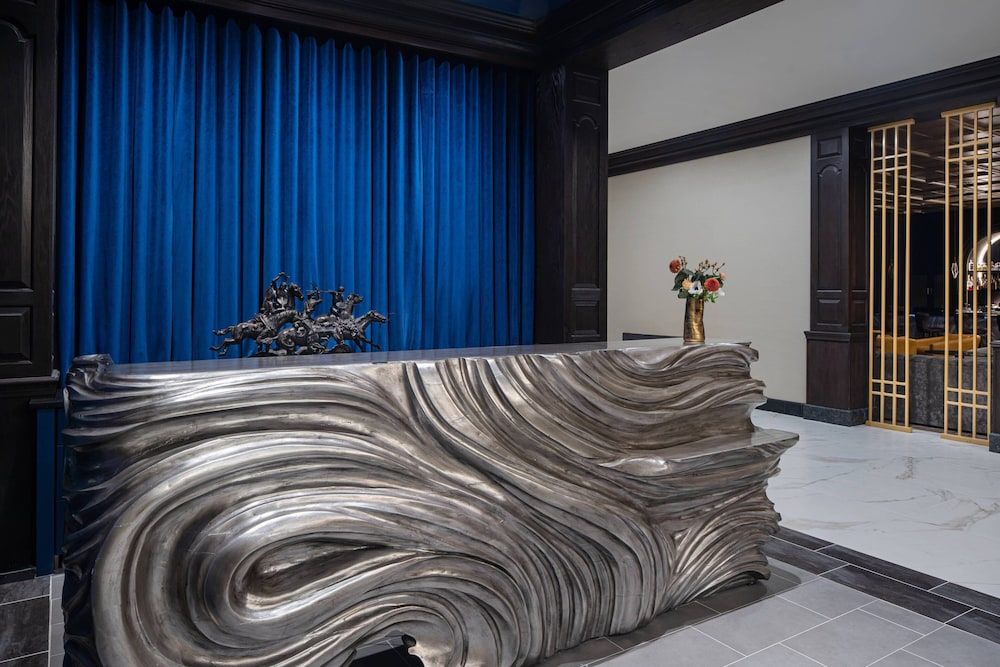 The Drake Oak Brook, Autograph Collection 2