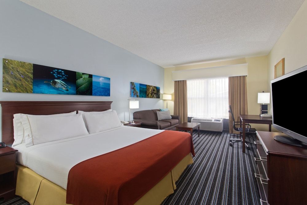 Holiday Inn Express & Suites CLEARWATER NORTH/DUNEDIN by IHG 2