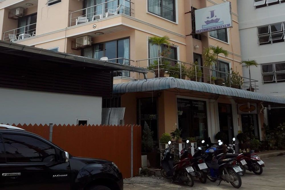 J Hotel 1