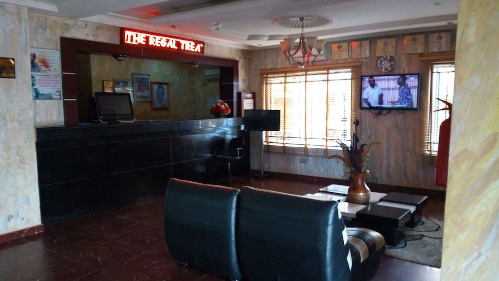 D'Czars Hotel & Suites 2