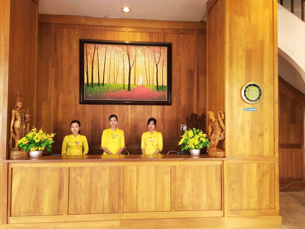 Queen's Park Hotel 2
