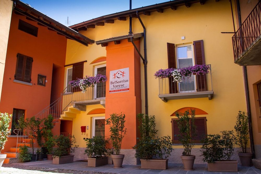 BelSorrisoVarese - Rooms & Apartments - Private Parking - Reservation Required 1