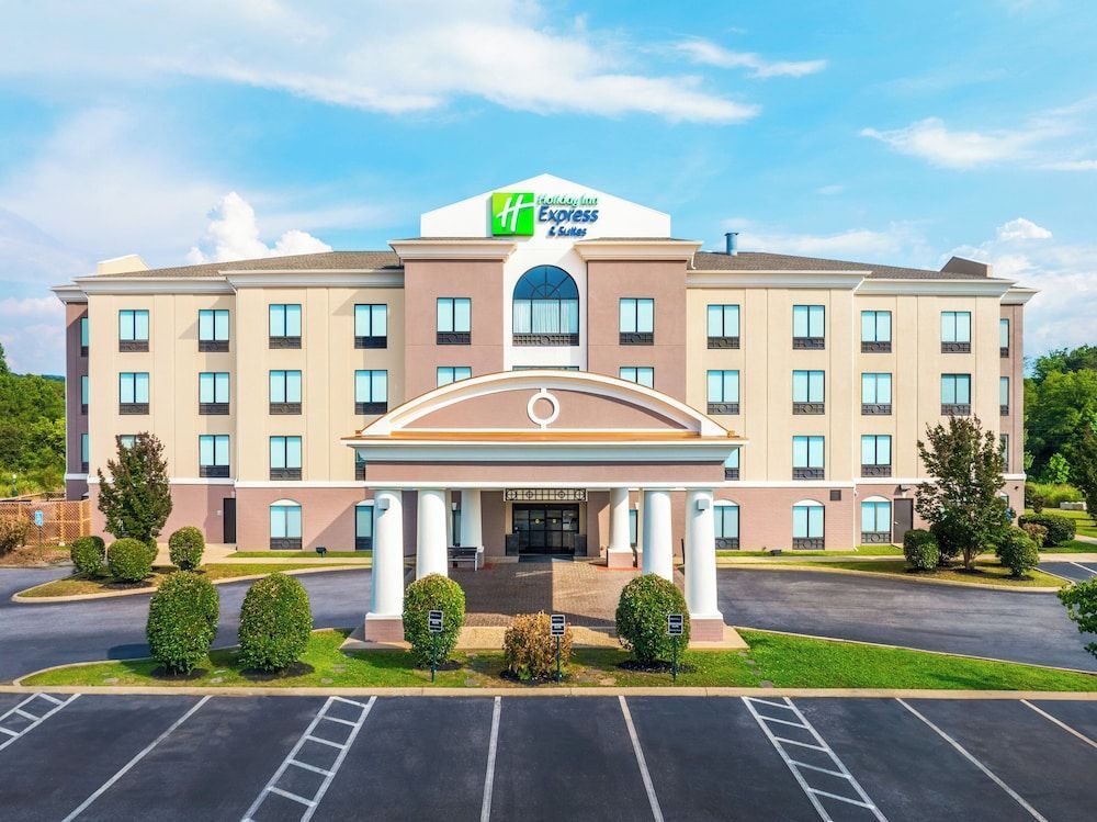 Holiday Inn Express & Suites NEWPORT SOUTH by IHG 1