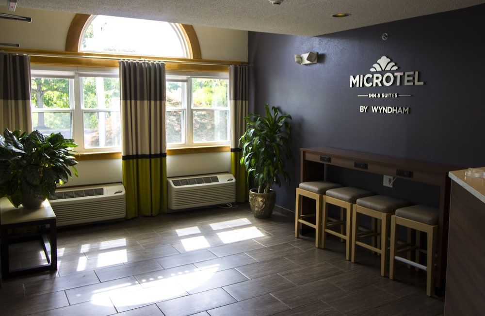 Microtel By Wyndham Victor 2