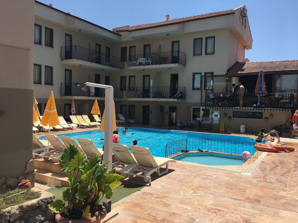 Poppy Apart Hotel 1