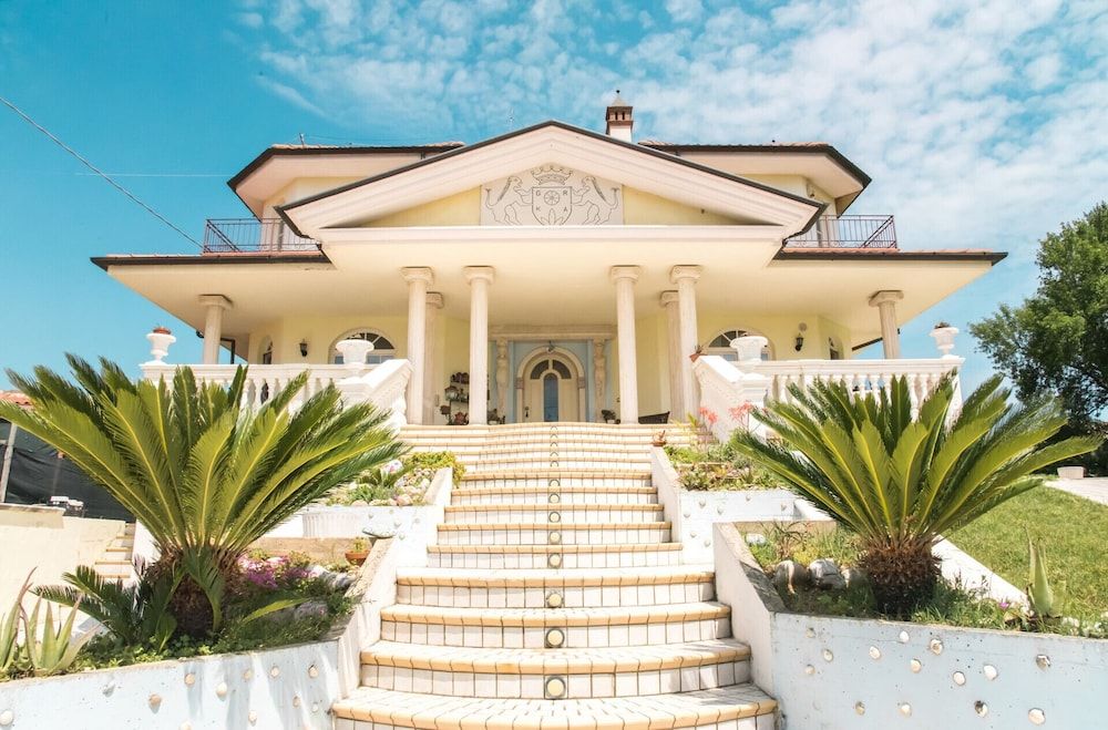 Alexander's Home 1