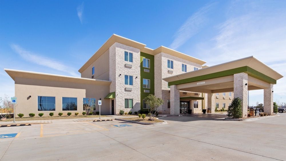 Best Western Lindsay Inn & Suites 1