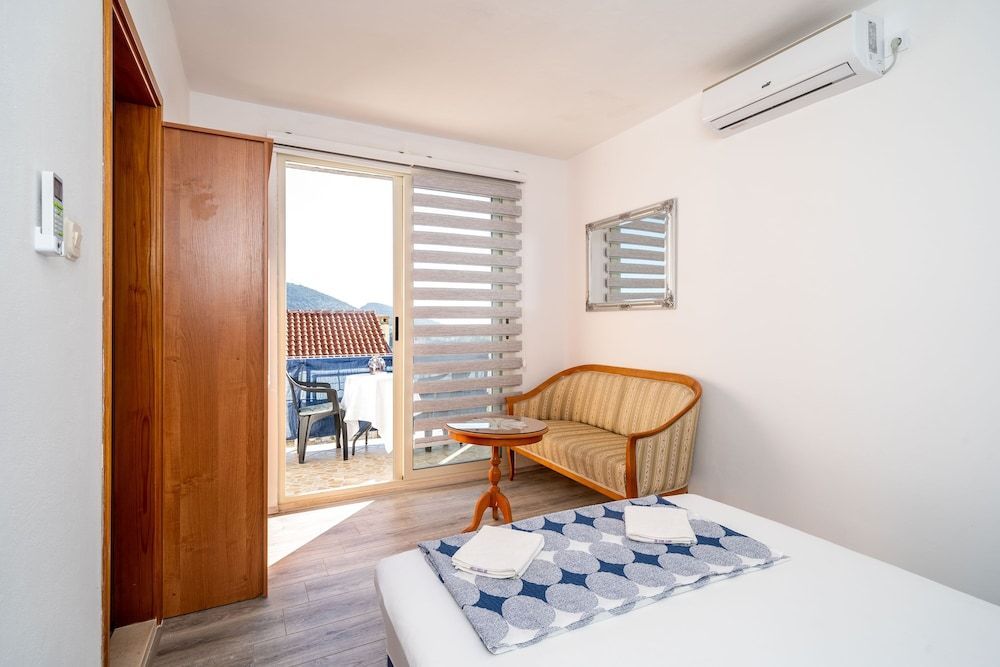 Apartment & Rooms Alan 1