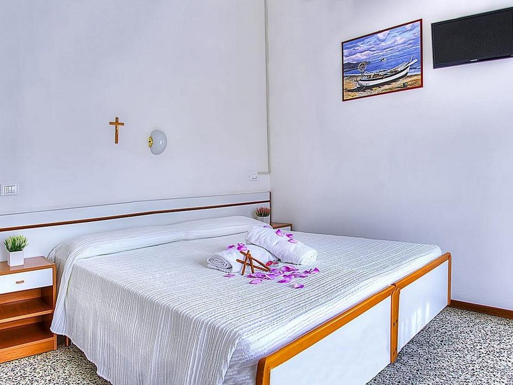 hotel iris 1