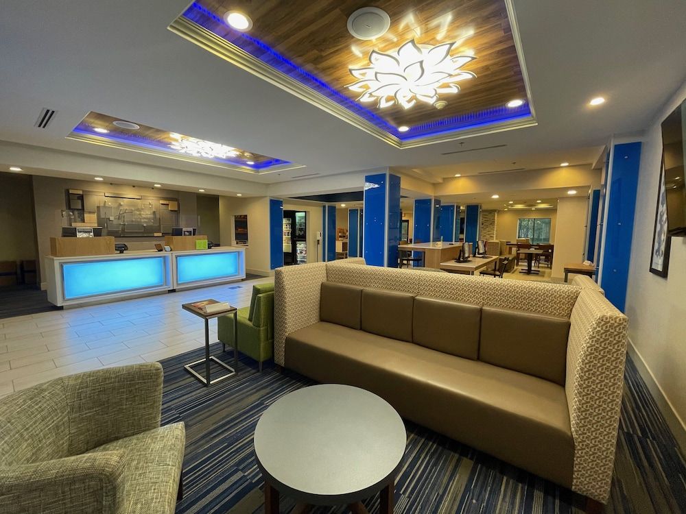 Holiday Inn Express & Suites COLUMBIA EAST - ELKRIDGE by IHG 1