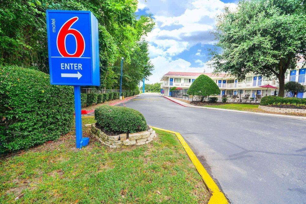 Motel 6 Huntsville, TX 1
