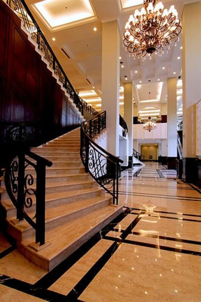 Royal Kuningan Hotel 2