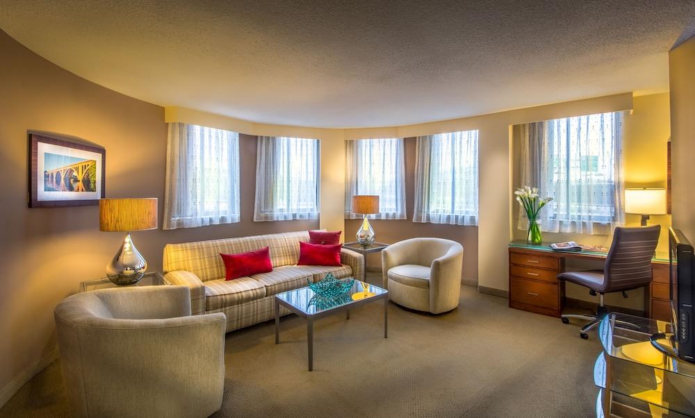 Georgetown Suites Harbour 1