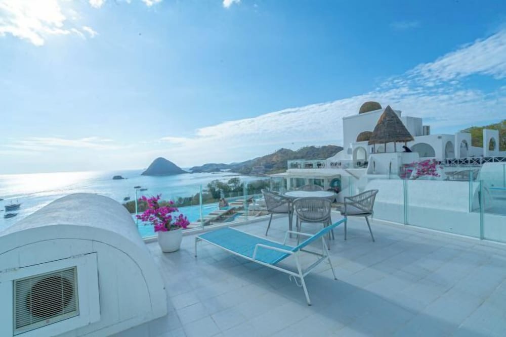 Loccal Collection Hotel Komodo 2