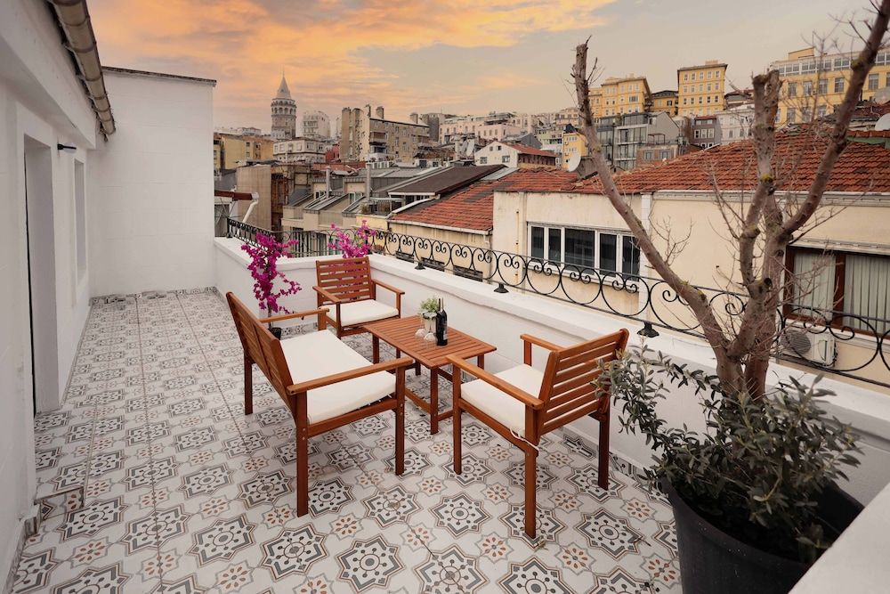 Selvese Suites – Serviced Living in Galata 1