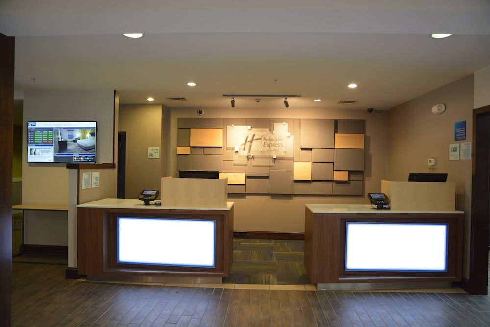 Holiday Inn Express & Suites CARYVILLE by IHG 2