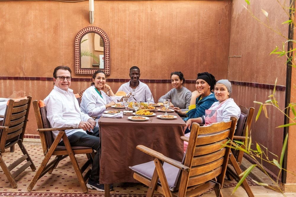 Villa avec piscine - Petit déjeuner Gratuit - Marrakech City Center 2