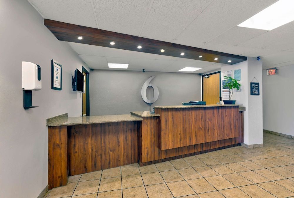Motel 6-Oak Creek, WI 2