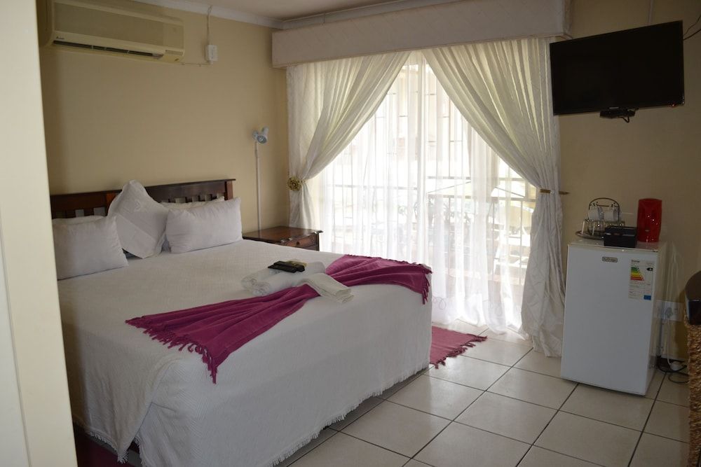Kamogelo Guest House 1