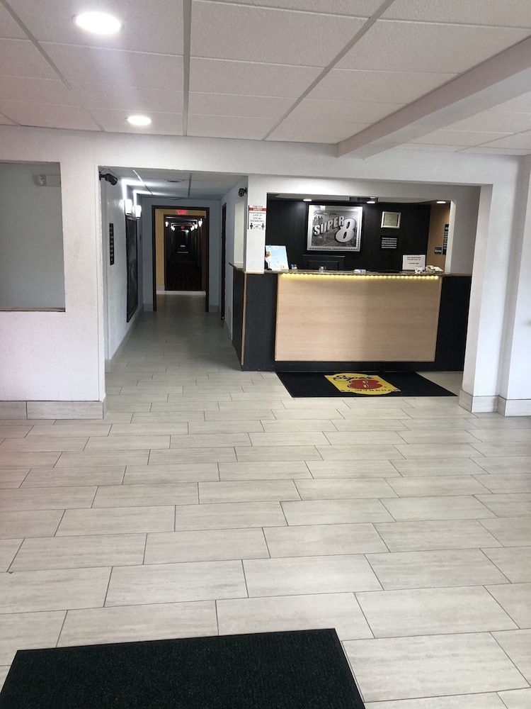 Super 8 by Wyndham Plover Stevens Point Area 2