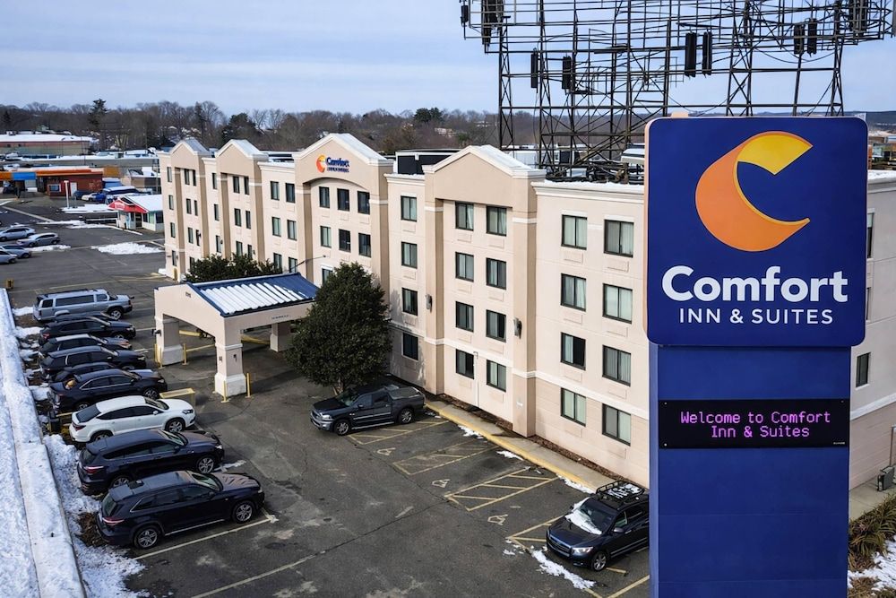 Comfort Inn & Suites Meriden East 1