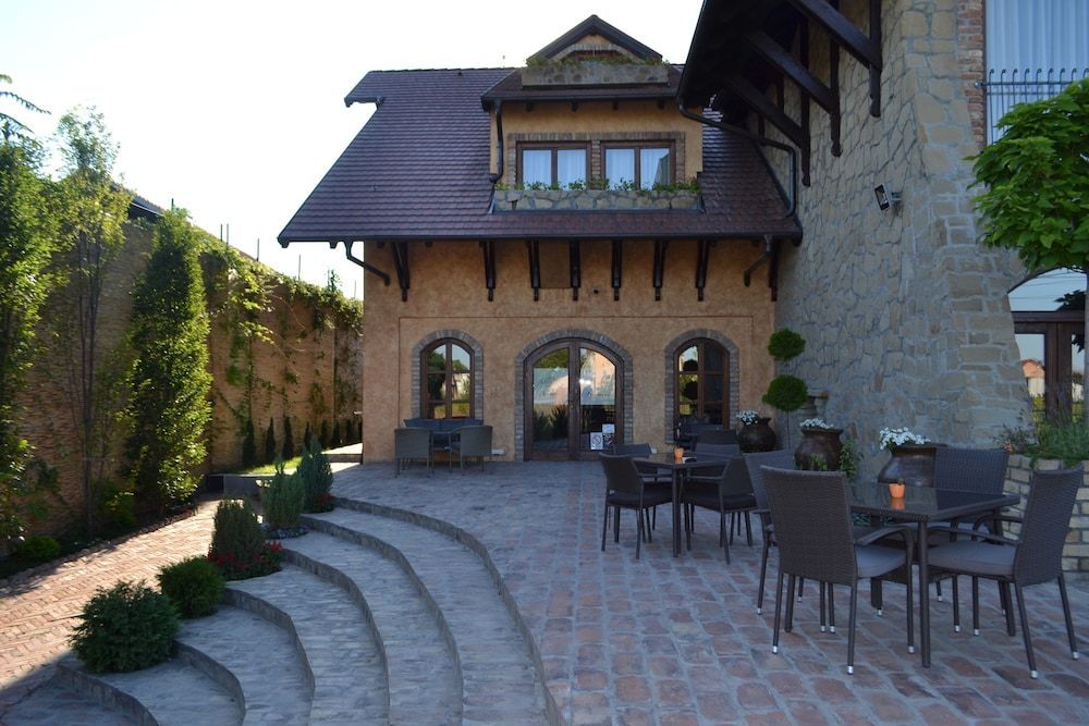 Garni Hotel Chicha - Winery ŠKRBIĆ 1