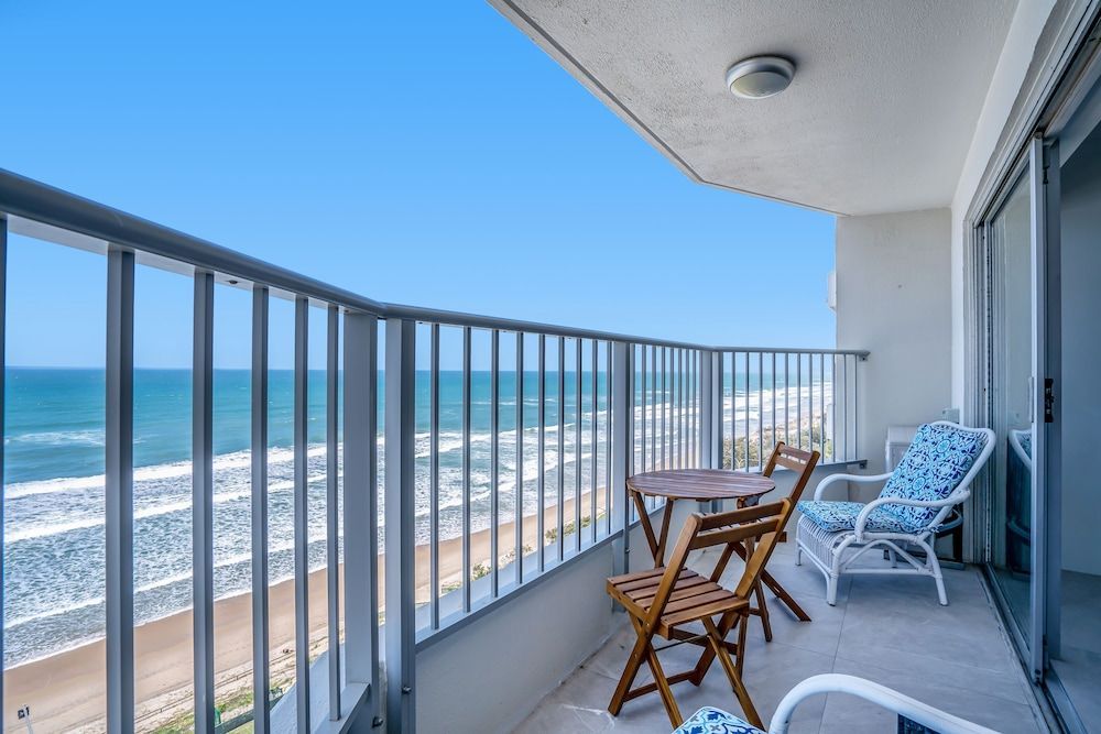 Pacific Plaza Apartments 1