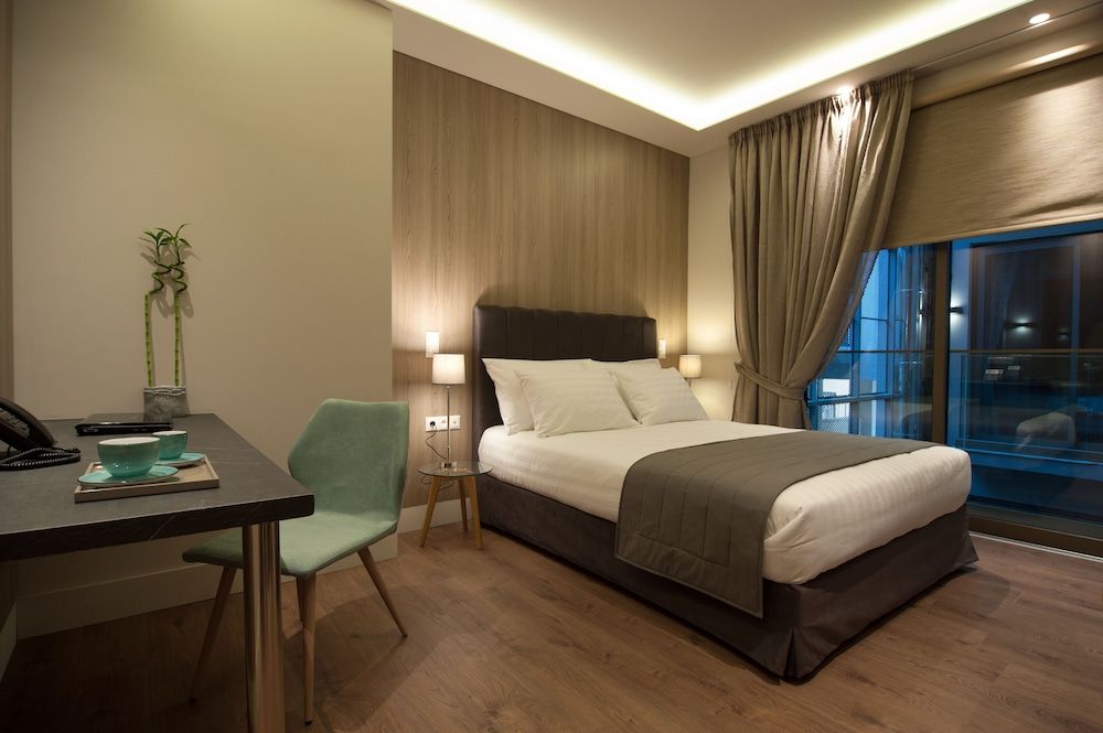 Athens Platinum Rooms and Suites 1