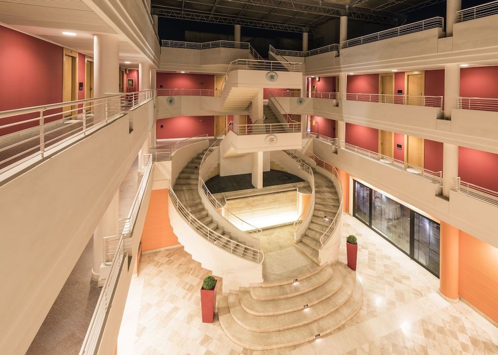 Caesar's Hotel 1