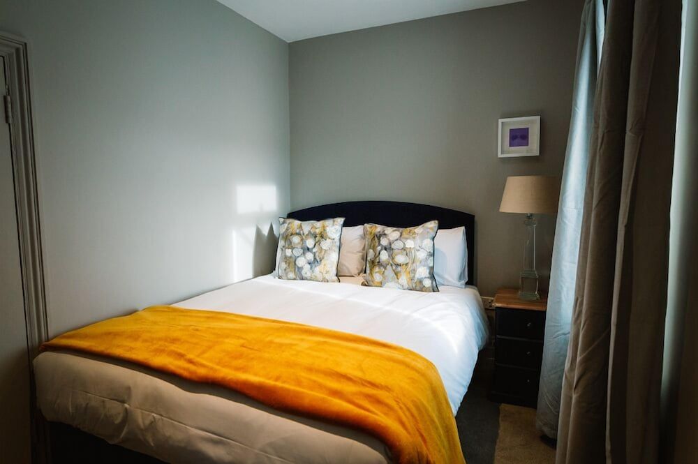 Bampton Townhouse 2