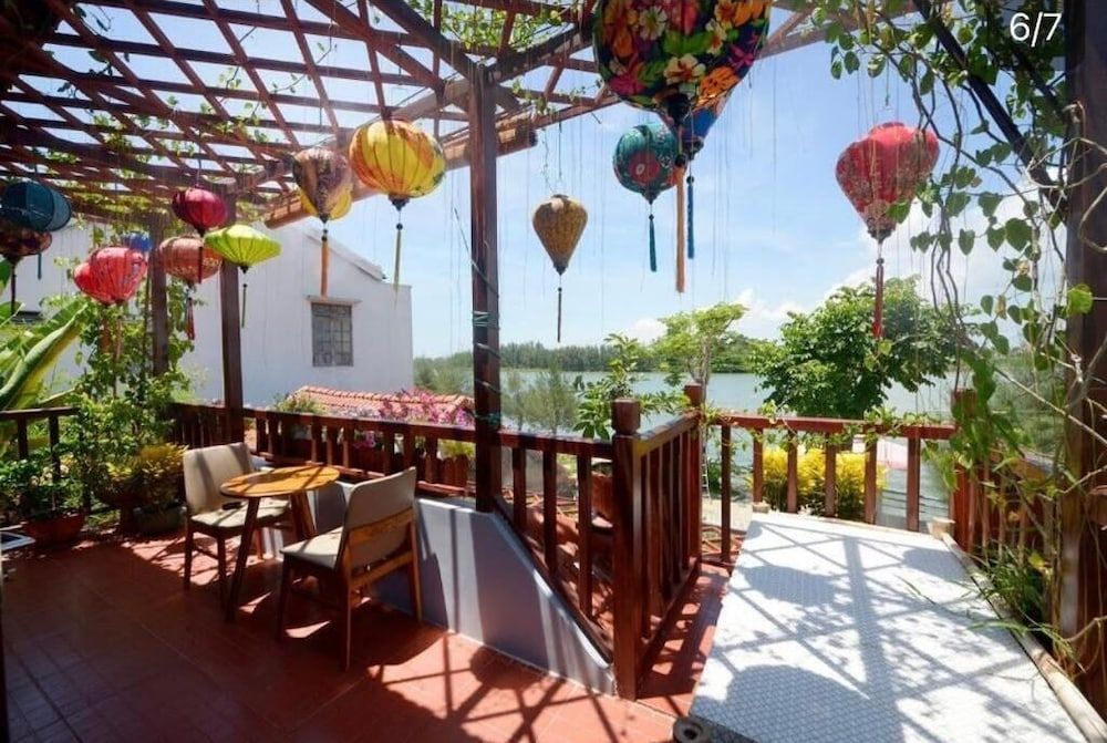 Khamy Riverside Villa 1
