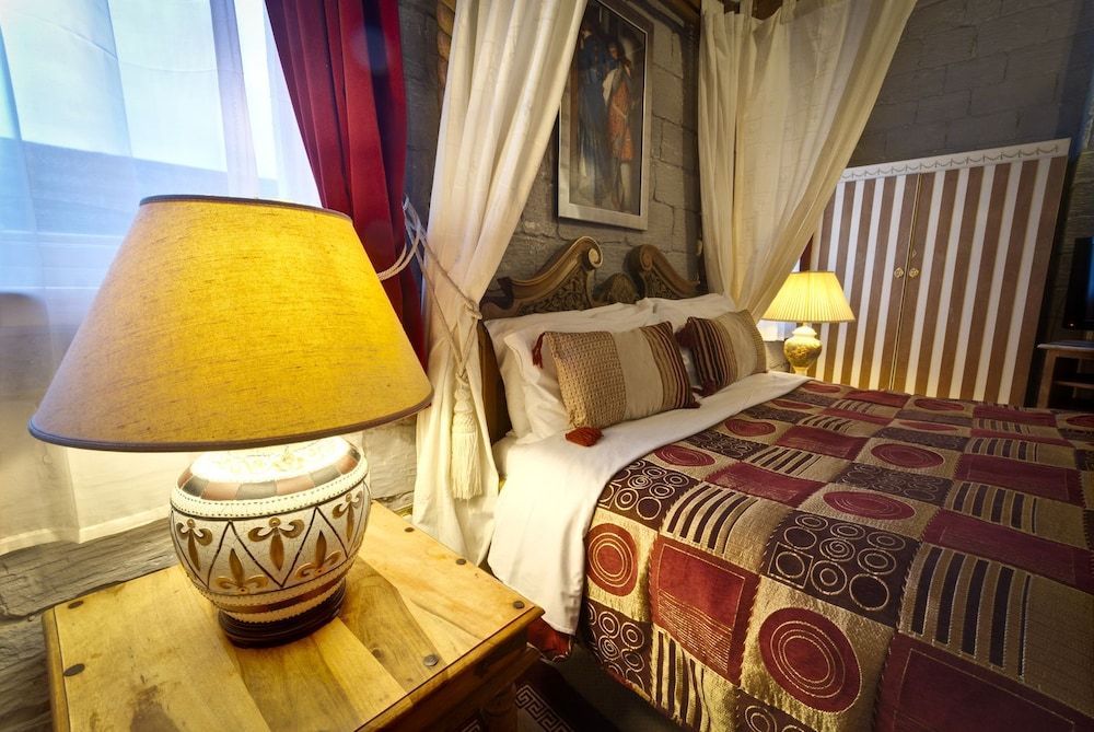 Dukes Folly Hotel 2