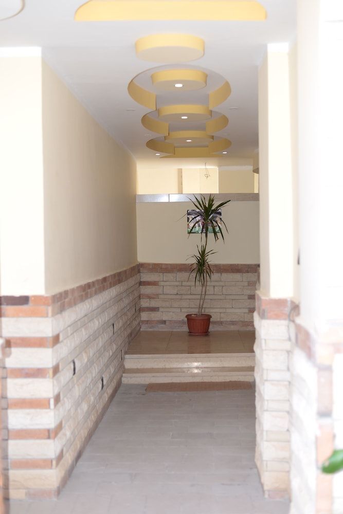 Spring Hotel Luxor 2