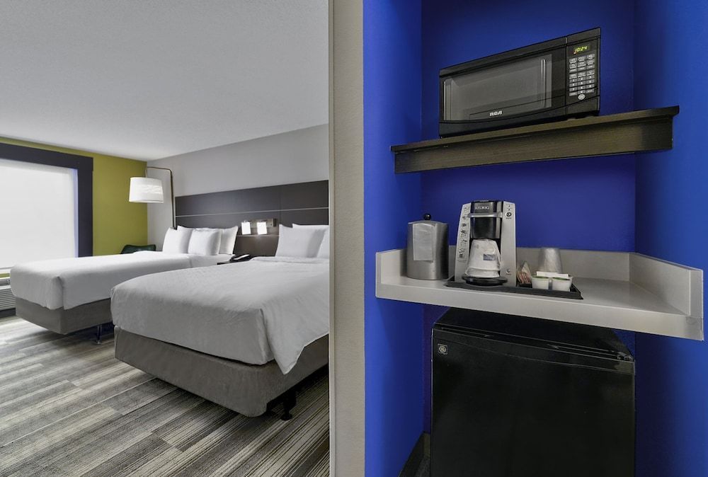 Holiday Inn Express & Suites KANSAS CITY-GRANDVIEW by IHG 2
