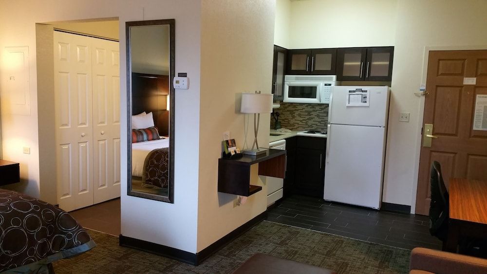 Staybridge Suites CHICAGO-OAKBROOK TERRACE by IHG 2