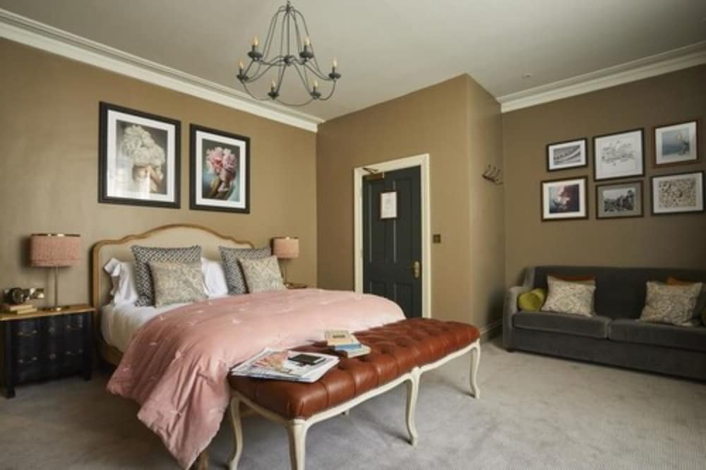 Broad Street Townhouse 1