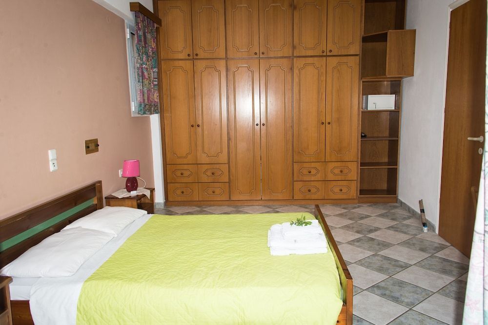 Villa Spiros II Apartments & Studios 50m From Center 300m From Laganas Beach Ideal For Families And Groups 2