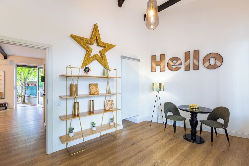 Domino Hotel 1