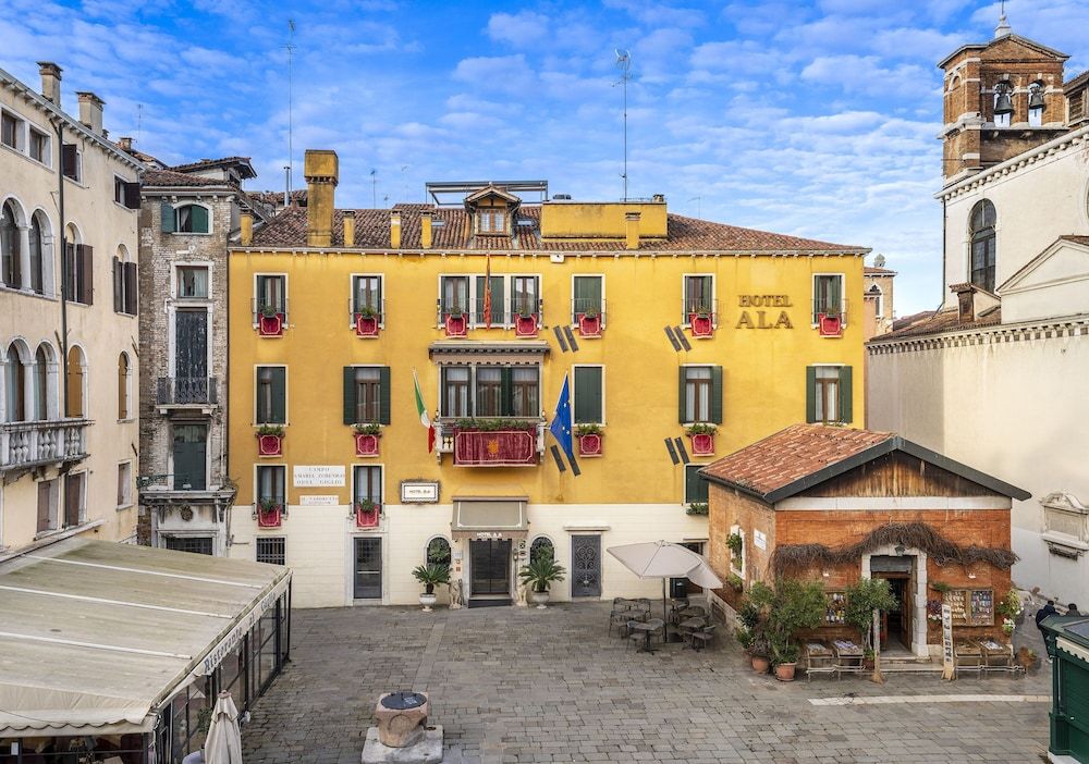 Unahotels Ala Venezia - Adults Only 1