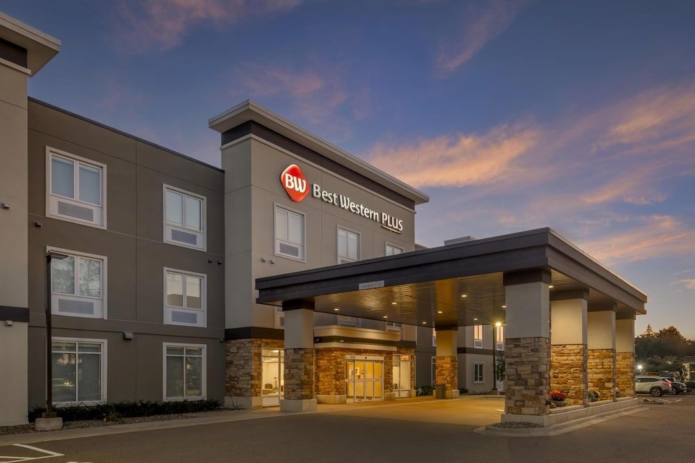 Best Western Plus Isanti 1