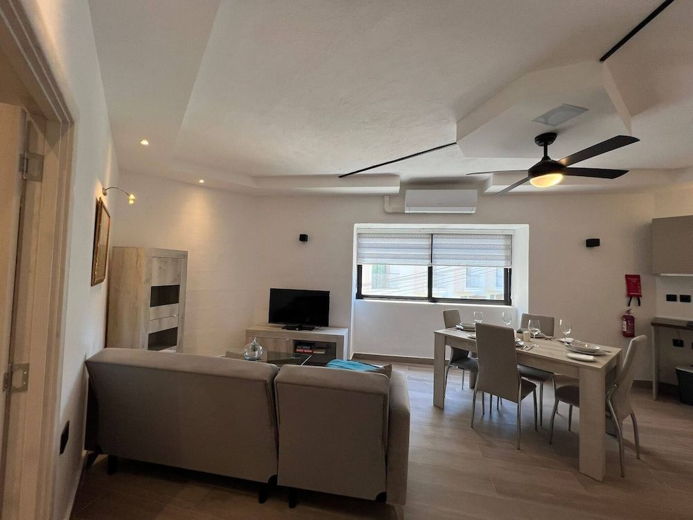 Portobello Central Suite 1