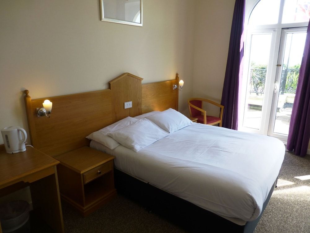 Esplanade Hotel - Clacton On Sea, Beachfront Hotel by OYO 2