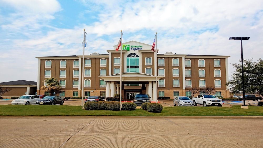 Holiday Inn Express & Suites CORSICANA I-45 by IHG 1