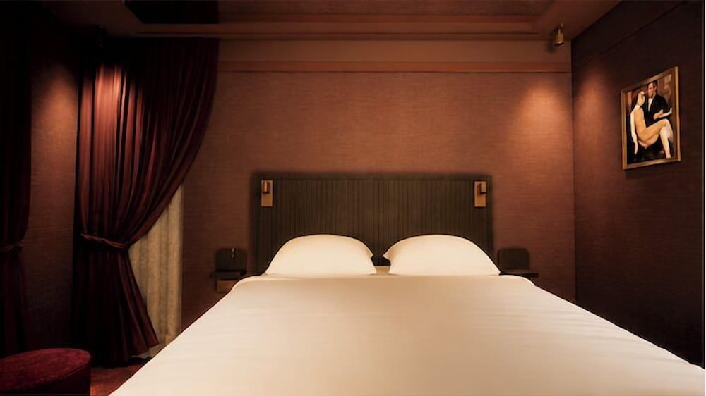 Huxley House Hotel 1