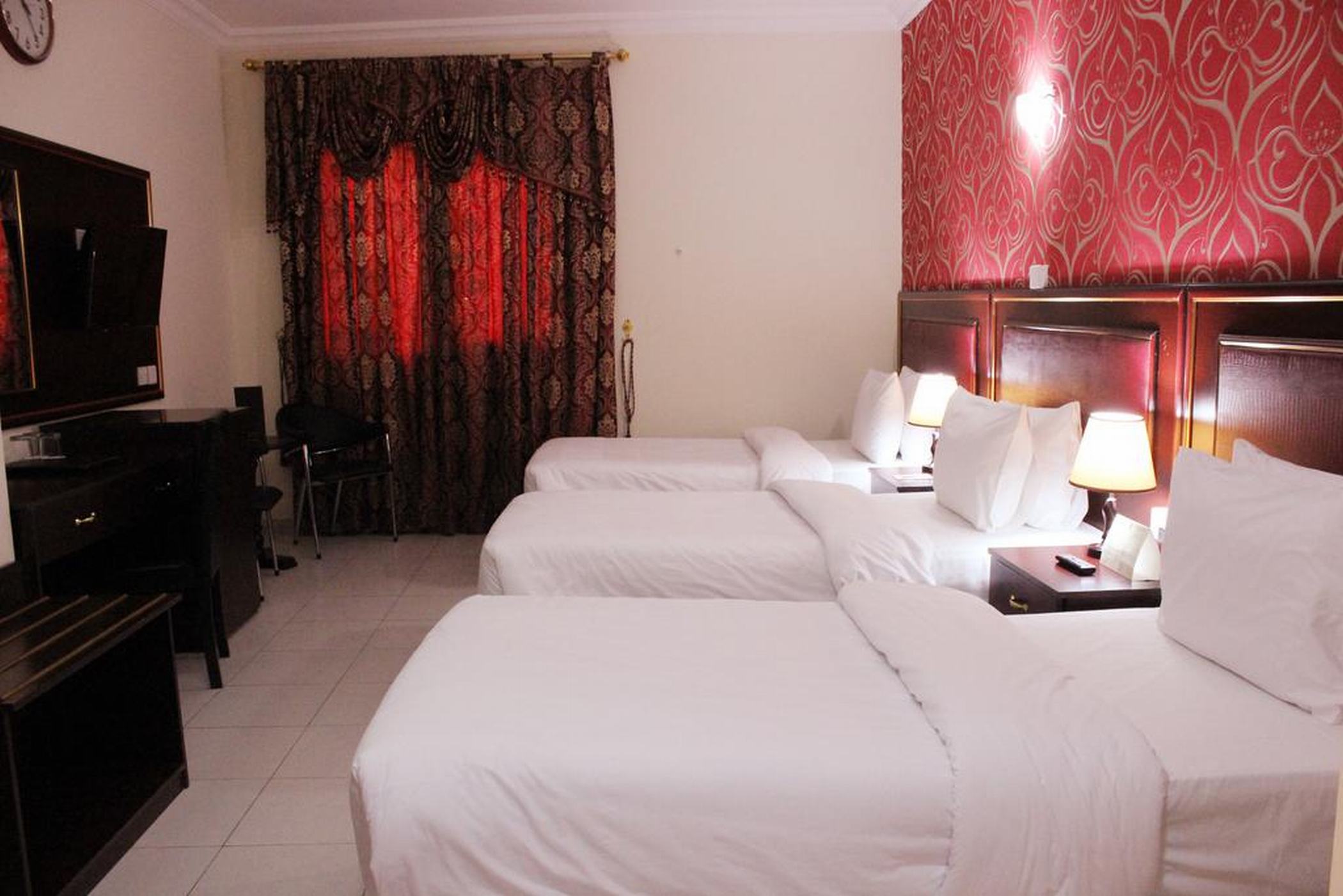Montreal Naif Hotel 2