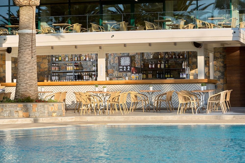 Sirens Beach Hotel 1