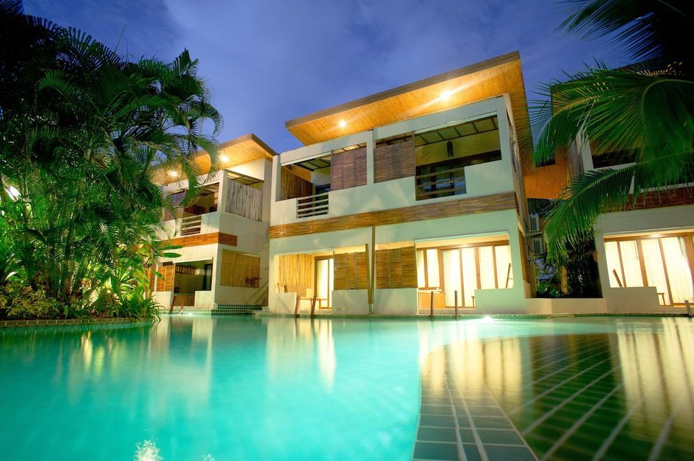 The Hideaway Resort 1