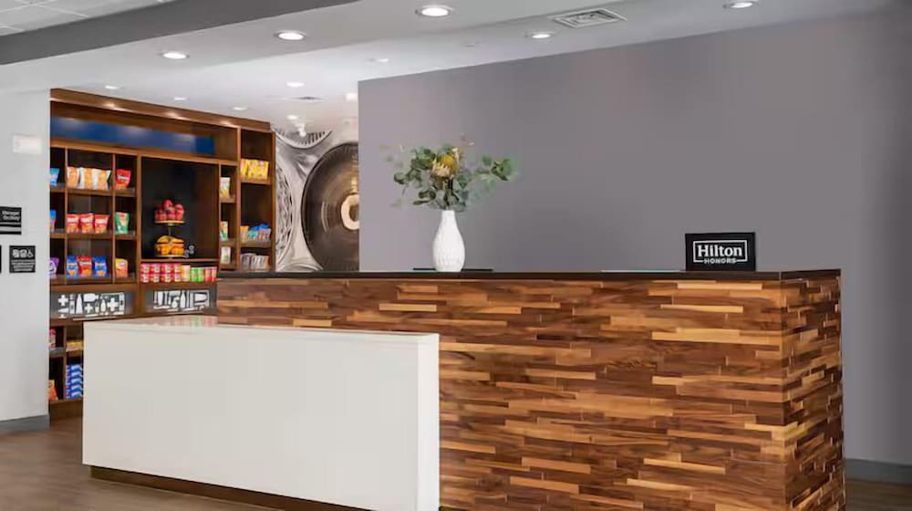 Hampton Inn Chelsea, Mi 2