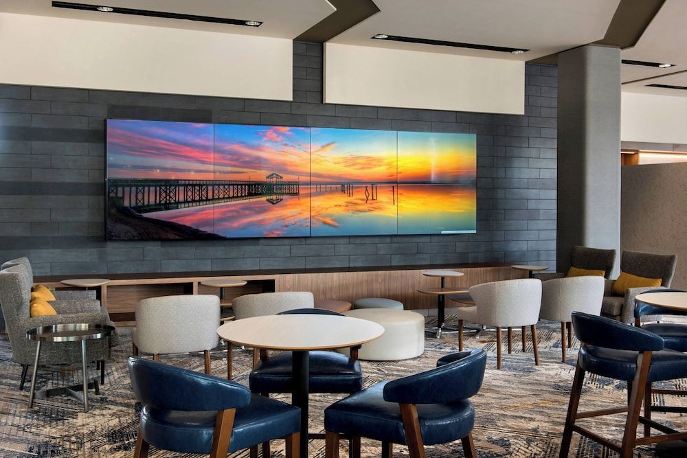 Courtyard by Marriott Philadelphia South at The Navy Yard 1