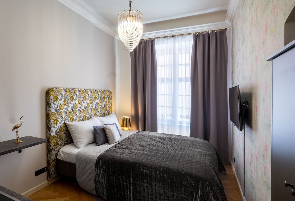 Chateau 9 Apartments by Adrez 2